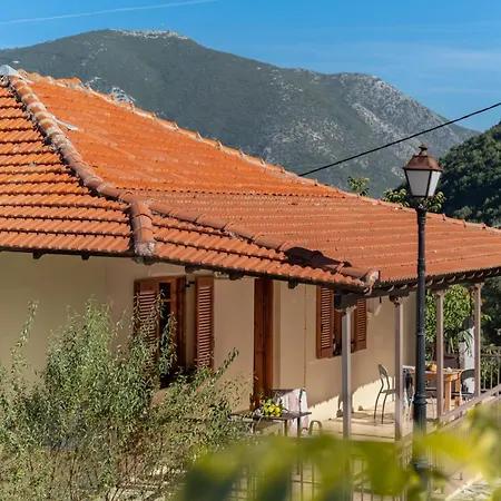 Apartament Krinos 3 *